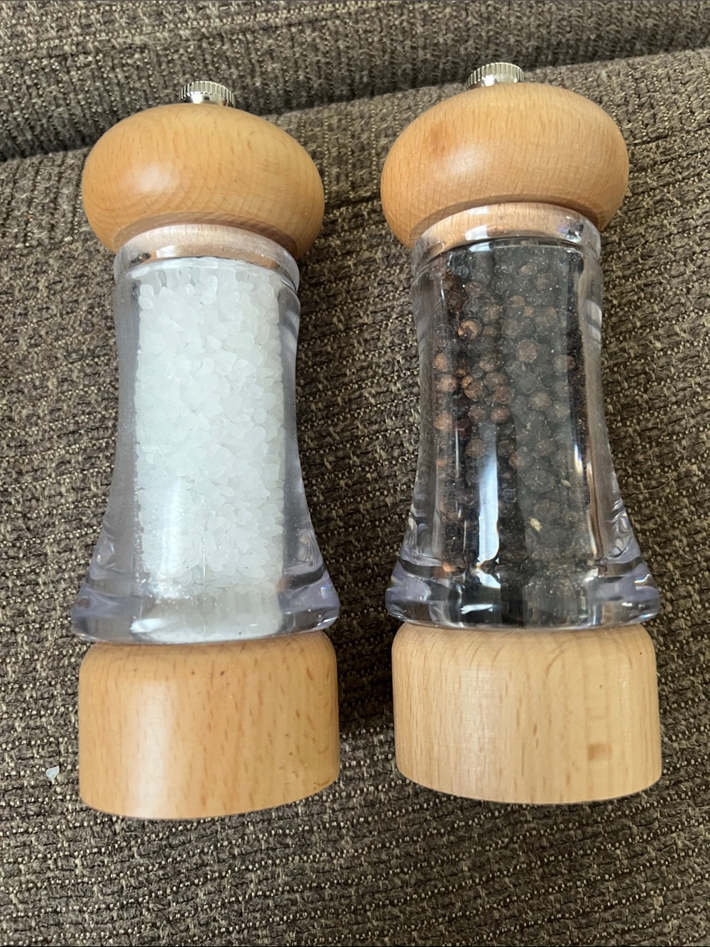 Wood Top Salt and Pepper Mill Set - Clear Acrylic Body, Natural Woody
